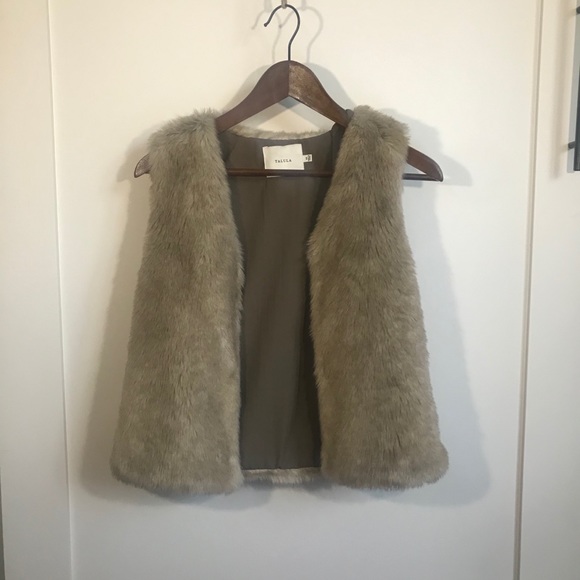 Aritzia Talula Fur Vest - Picture 2 of 7